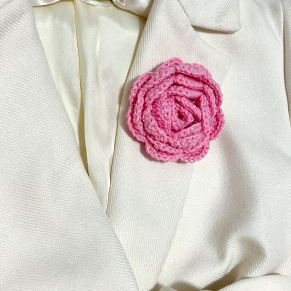Pink rosé brooch pin 🎀hand made